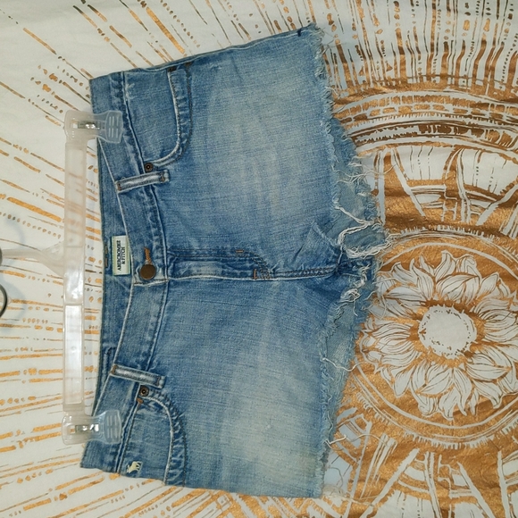 Abercrombie & Fitch Jean Shorts - Picture 2 of 7